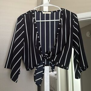 Lightweight, front tie top